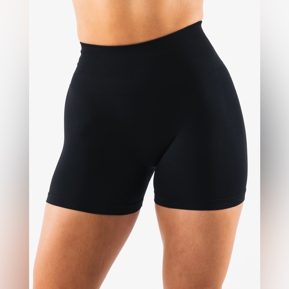 alphalete amplify gravity short - Picture 6 of 6
